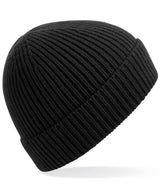 Engineered knit ribbed beanie — Black