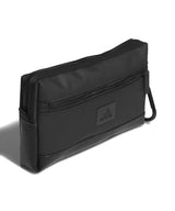 1st tee pouch — lifestyle