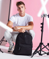 Maxi fashion backpack — lifestyle