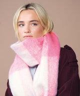 Fluffy check scarf — lifestyle
