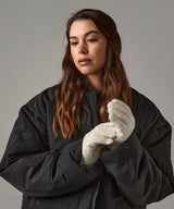 Cosy ribbed-cuff gloves — lifestyle