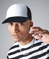 Vintage snapback trucker — lifestyle