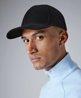 Urbanwear 6-panel snapback — lifestyle