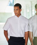 Short sleeve classic Oxford shirt — lifestyle