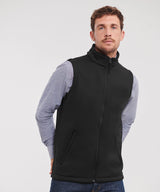 Smart softshell gilet — lifestyle