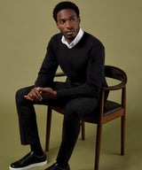Arundel v-neck sweater long sleeve (classic fit) — lifestyle