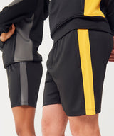 Knitted shorts with zip pockets — lifestyle