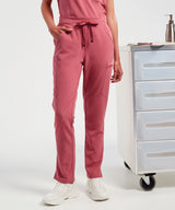 Women’s Relentless Onna-stretch cargo pants — lifestyle