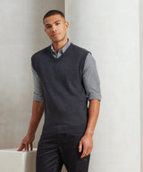 Sleeveless knitted sweater — lifestyle