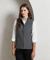 Women’s Windchecker® printable and recycled gilet — lifestyle