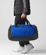 Pro team medium holdall — lifestyle