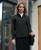 Women's baselayer softshell jacket — lifestyle