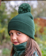 Junior pom pom beanie — lifestyle