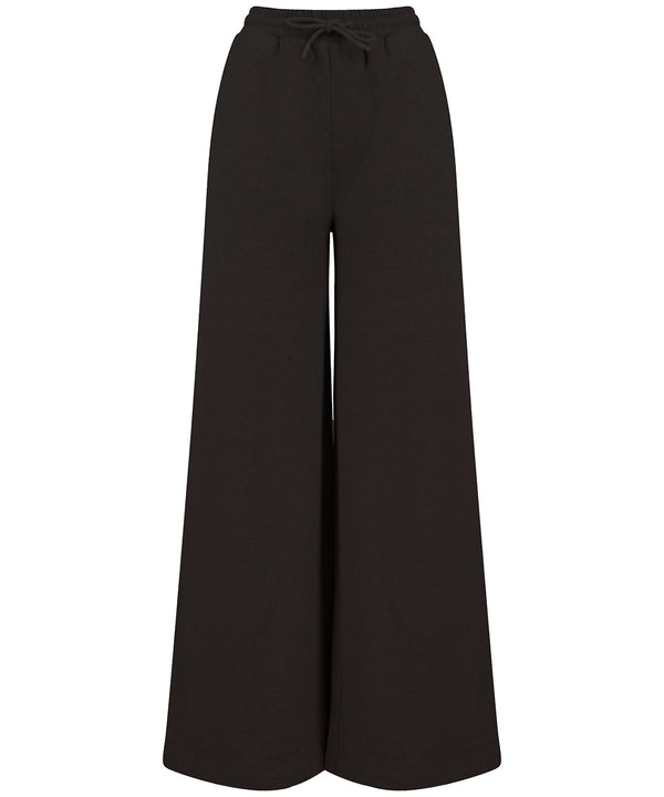 Women's sustainable fashion wide leg joggers