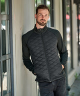 Boulder thermal shell — lifestyle