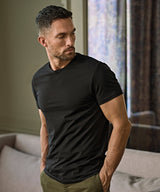 Stretch tee (400) — lifestyle