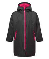 Kids TriDri® Recycled all-seasons waterproof changing robe — Charcoal/Hot Pink