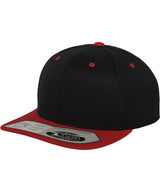 110 fitted snapback (110) — Black/Red