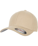 Flexfit brushed twill (6377) — lifestyle