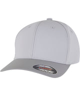 Flexfit Tech water-repellent cap (9295) — lifestyle