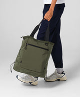 UrbanShift tote — lifestyle 2
