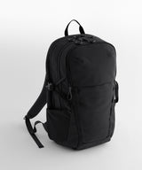 Active outdoor 25 litre daypack — lifestyle 3