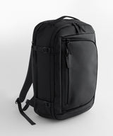 Zürich travel backpack — lifestyle 3