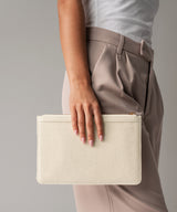 Puerto pouch — lifestyle 3