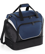 Pro team small hardbase holdall — lifestyle 3