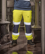 High-visibility jogger — lifestyle 3