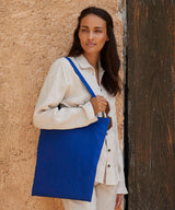 Organic premium cotton tote — lifestyle 2